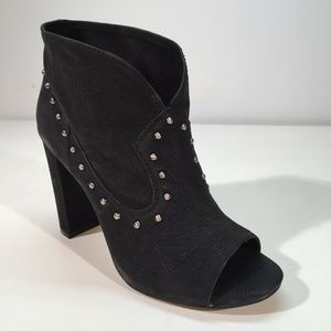 VINCE CAMUTO $149 Black CORIANNE Peep Toe Booties